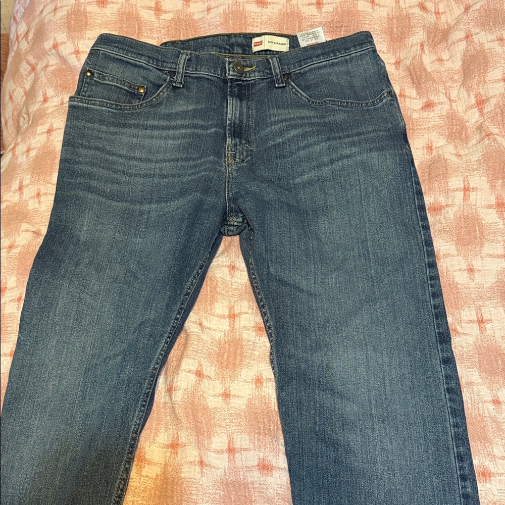 Wrangler Men's Classic Denim Jeans used but in very good condition - Picture 2 of 3